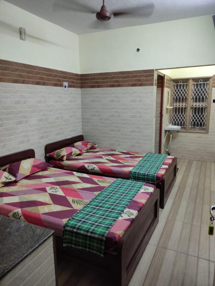 Sri Vari Residency Hostel ฮอร์นีเบ็ชวา ภายนอก รูปภาพ