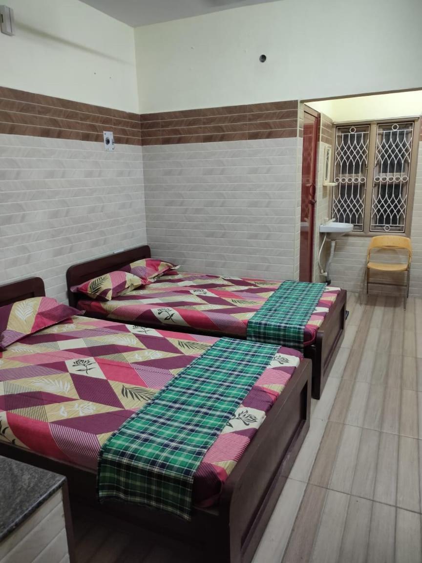 Sri Vari Residency Hostel ฮอร์นีเบ็ชวา ภายนอก รูปภาพ