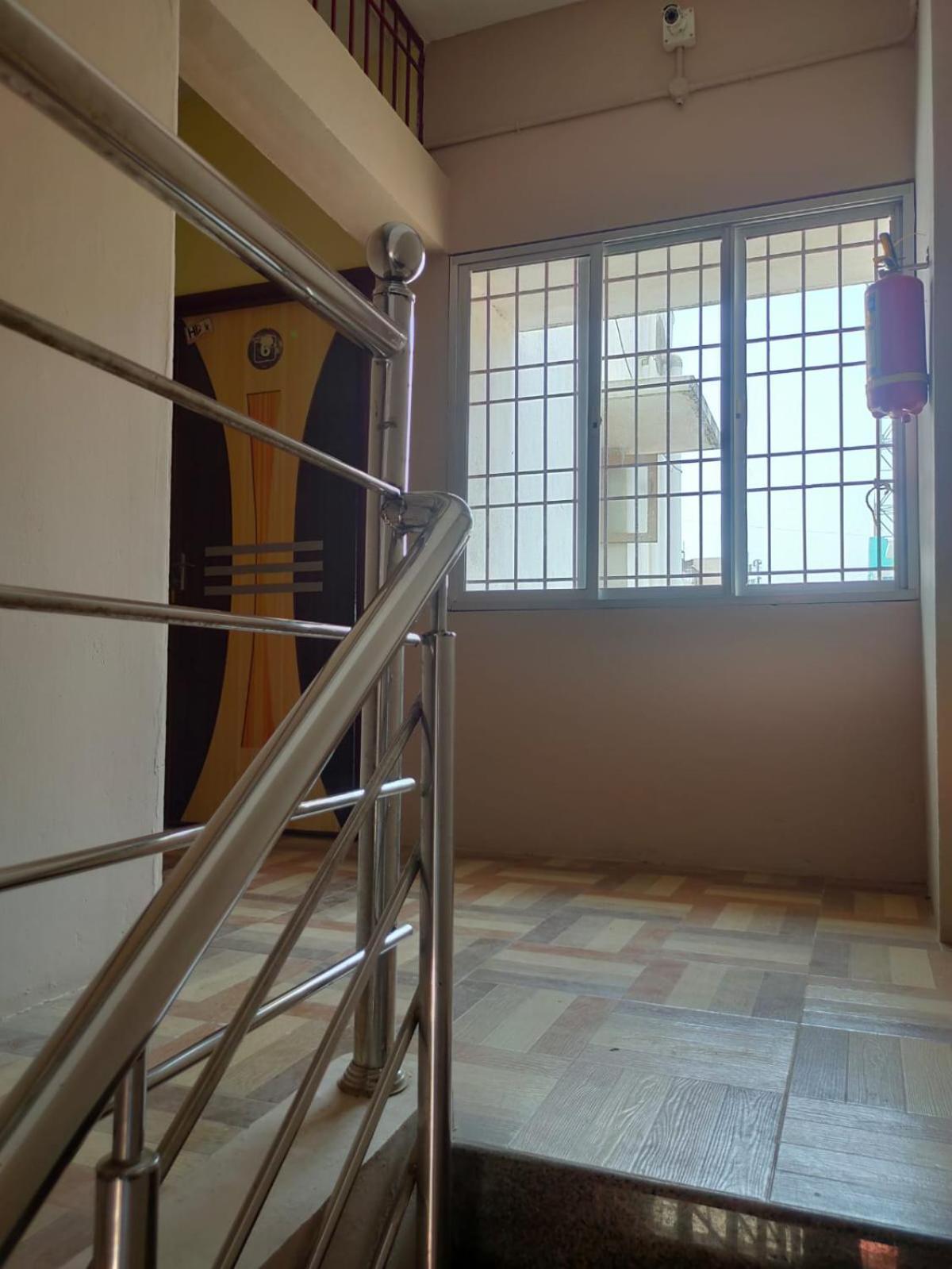 Sri Vari Residency Hostel ฮอร์นีเบ็ชวา ภายนอก รูปภาพ