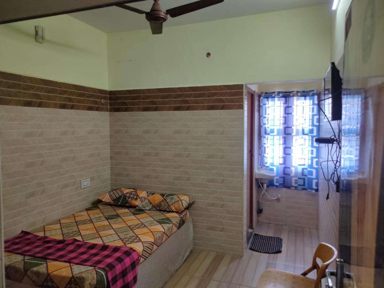 Sri Vari Residency Hostel ฮอร์นีเบ็ชวา ภายนอก รูปภาพ
